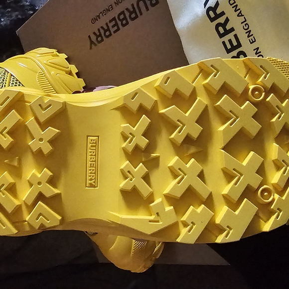 Burberry Yellow Sneakers - Picture 3 of 3